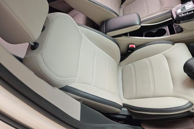 Used BYD Yuan Pro 2021 401 km Luxury Version Right Front Seat