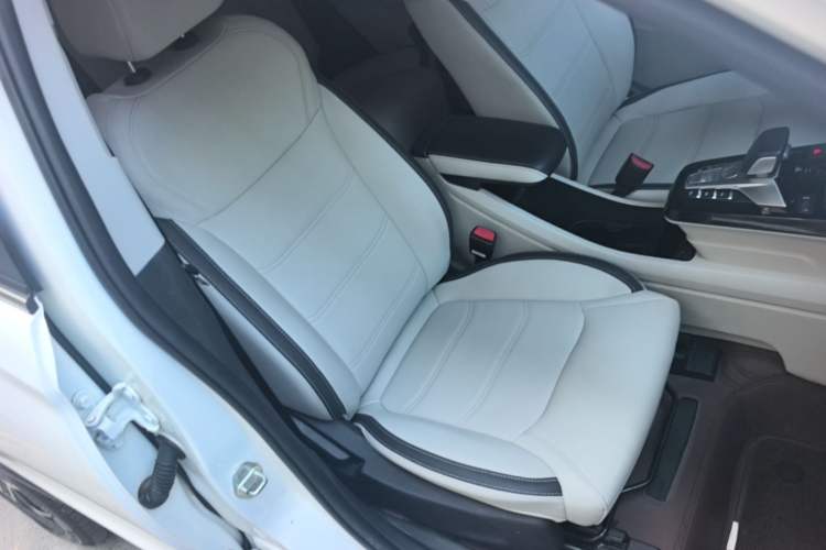 Used BYD Yuan Pro 2021 401 km Luxury Version Right Front Seat
