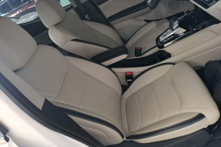 Used BYD Yuan Pro 2021 401 km Deluxe Version Right Front Seat