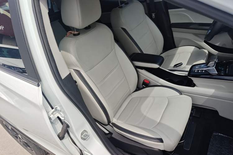 Used BYD Yuan Pro 2021 401 km Deluxe Version Right Front Seat