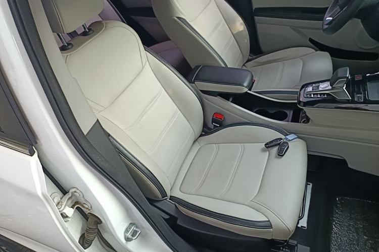 Used BYD Yuan Pro 2021 401 km Luxury Version Right Front Seat