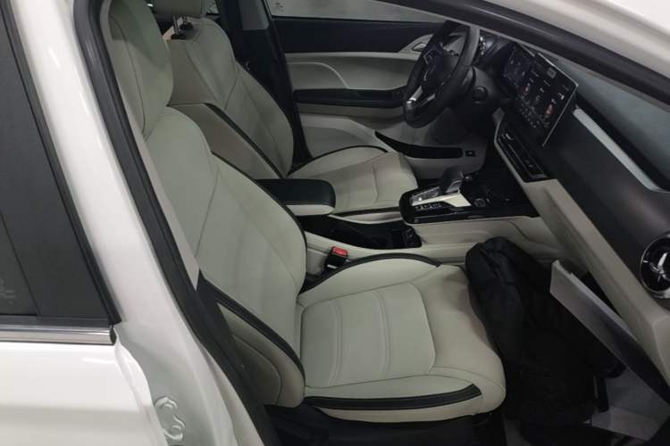 Used BYD Yuan Pro 2021 401 km Deluxe Version Right Front Seat