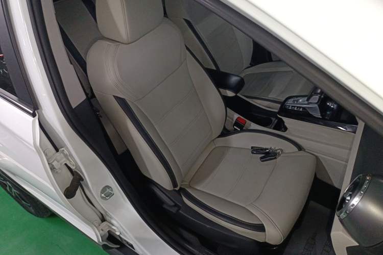 Used BYD Yuan Pro 2021 401 km Luxury Version Right Front Seat