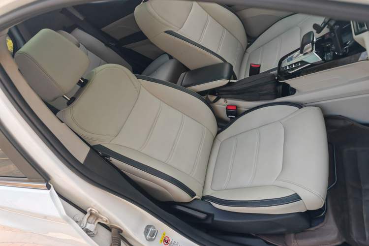 Used BYD Yuan Pro 2021 401 km Deluxe Version Right Front Seat