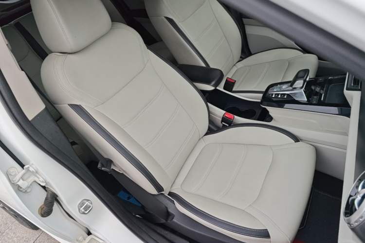 Used BYD Yuan Pro 2021 401 km Luxury Version Right Front Seat