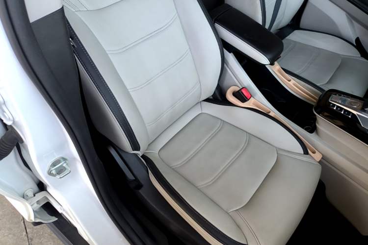 Used BYD Yuan Pro 2021 401 km Luxury Version Right Front Seat