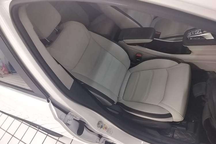 Used BYD Yuan Pro 2021 401 km Deluxe Version Right Front Seat