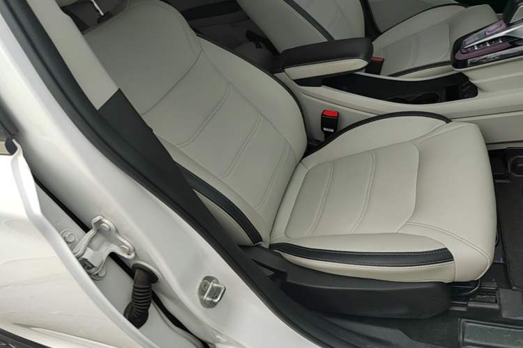 Used BYD Yuan Pro 2021 "Love for a Lifetime" Edition Right Front Seat
