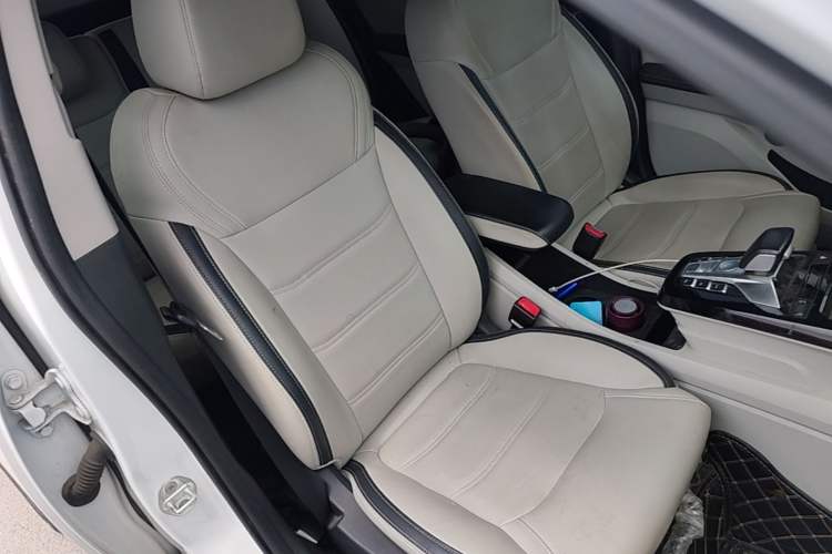 Used BYD Yuan Pro 2021 401 km Luxury Version Right Front Seat