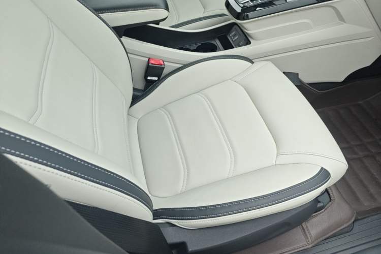 Used BYD Yuan Pro 2021 401 km Deluxe Version Right Front Seat