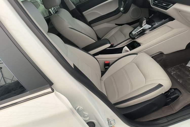 Used BYD Yuan Pro 2021 401 km Deluxe Version Right Front Seat