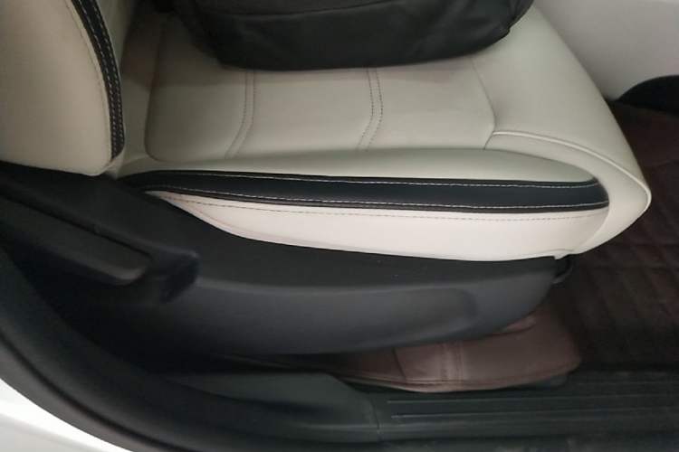 Used BYD Yuan Pro 2021 401 km Luxury Version Right Front Seat