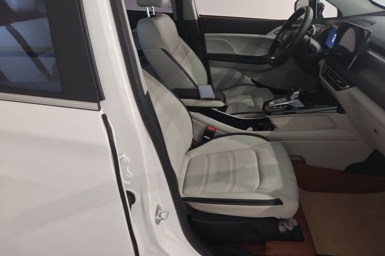 Used BYD Yuan Pro 2021 "Love for a Lifetime" Edition Right Front Seat