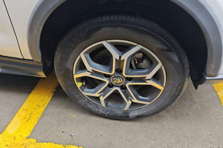 Used BYD Yuan Pro 2021 401 km Deluxe Version Right Front Wheel Hub