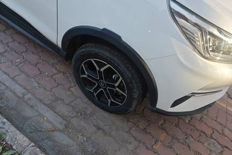 Used BYD Yuan Pro 2021 401 km Deluxe Version Right Front Wheel Hub