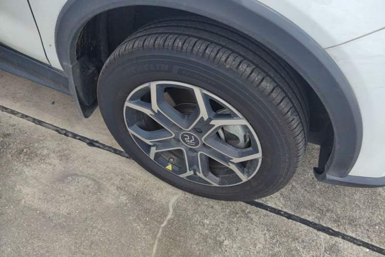 Used BYD Yuan Pro 2021 401 km Deluxe Version Right Front Wheel Hub