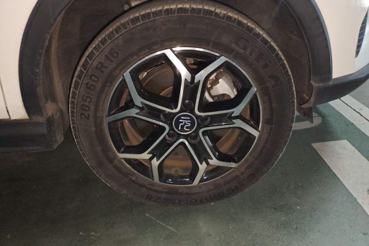 Used BYD Yuan Pro 2021 401 km Luxury Version Right Front Wheel Hub