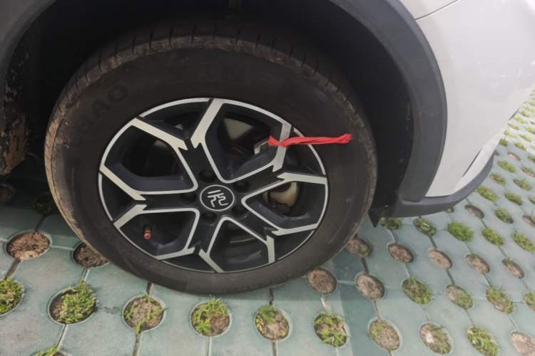 Used BYD Yuan Pro 2021 Lifetime Edition Right Front Wheel Hub