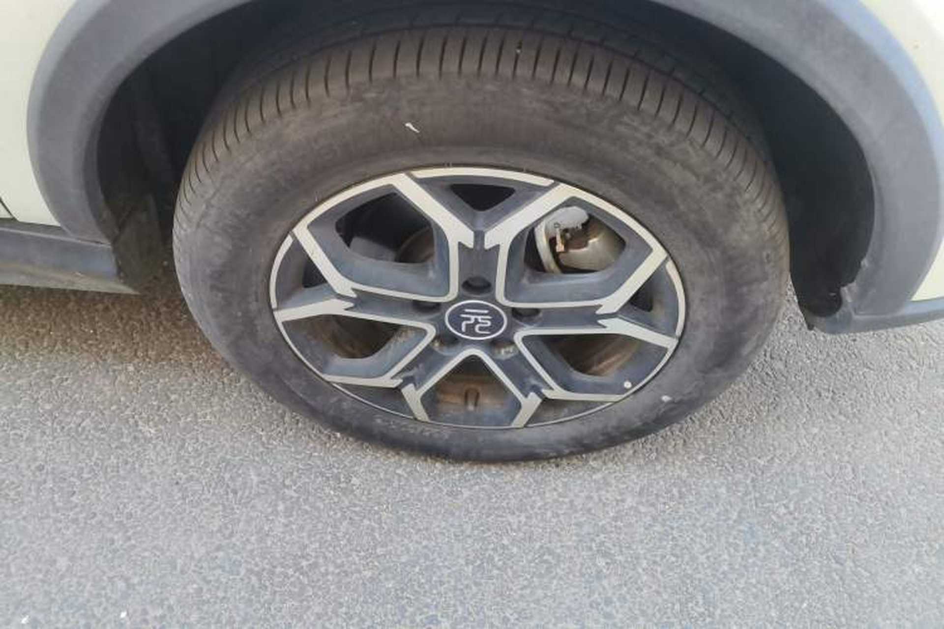 Used BYD Yuan Pro 2021 401 km Luxury Version Right Front Wheel Hub