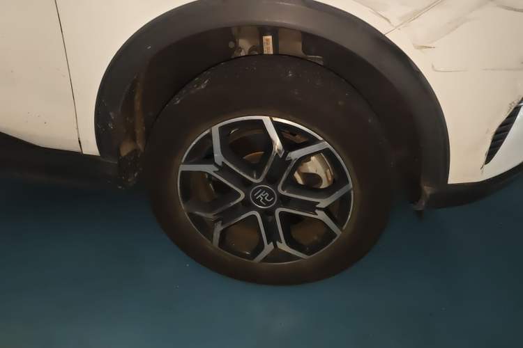 Used BYD Yuan Pro 2021 401 km Deluxe Version Right Front Wheel Hub