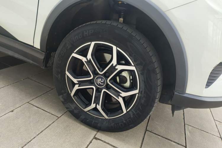 Used BYD Yuan Pro 2021 401 km Deluxe Version Right Front Wheel Hub