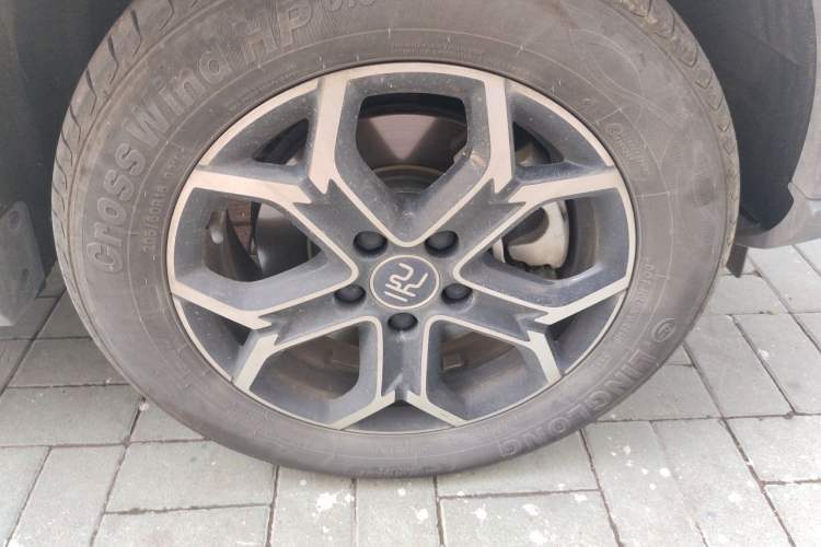 Used BYD Yuan Pro 2021 401 km Deluxe Version Right Front Wheel Hub