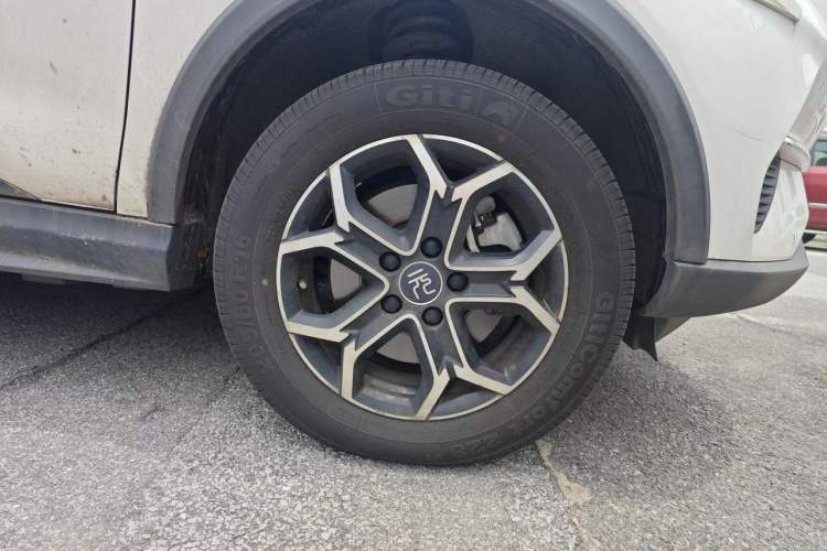 Used BYD Yuan Pro 2021 401 km Deluxe Version Right Front Wheel Hub