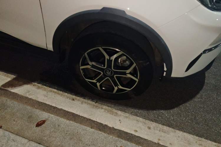 Used BYD Yuan Pro 2021 401 km Luxury Version Right Front Wheel Hub