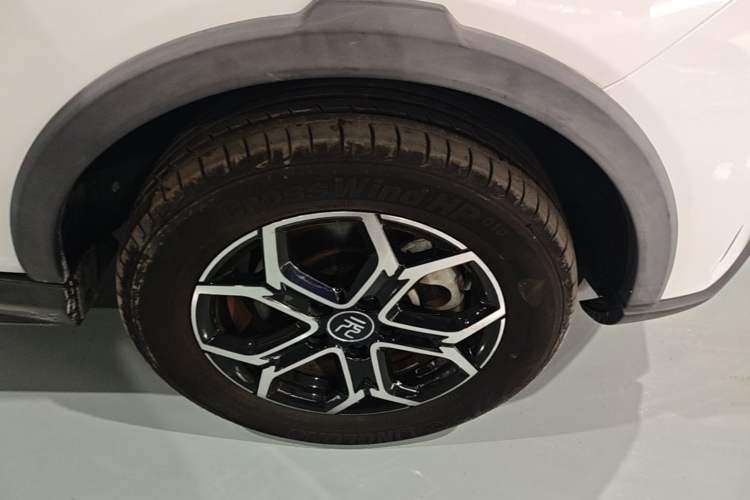 Used BYD Yuan Pro 2021 401 km Deluxe Version Right Front Wheel Hub