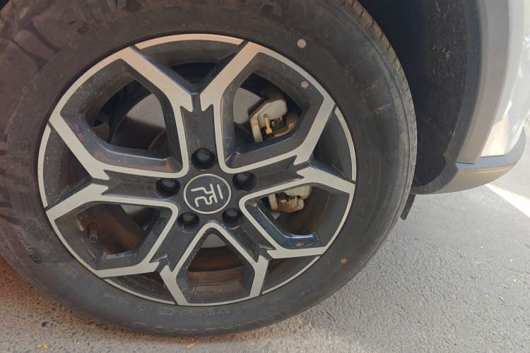 Used BYD Yuan Pro 2021 401 km Deluxe Version Right Front Wheel Hub