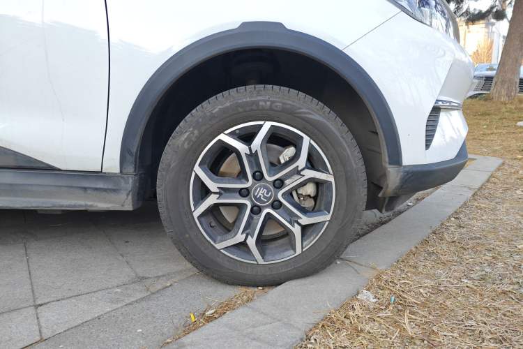 Used BYD Yuan Pro 2021 401 km Luxury Version Right Front Wheel Hub