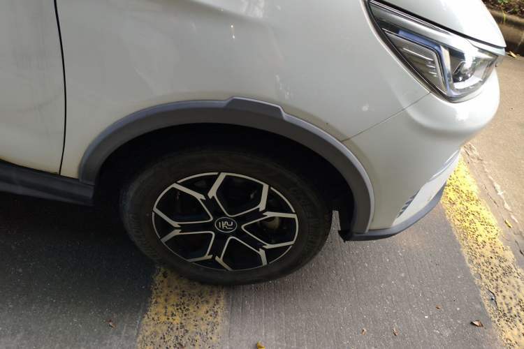 Used BYD Yuan Pro 2021 401 km Deluxe Version Right Front Wheel Hub