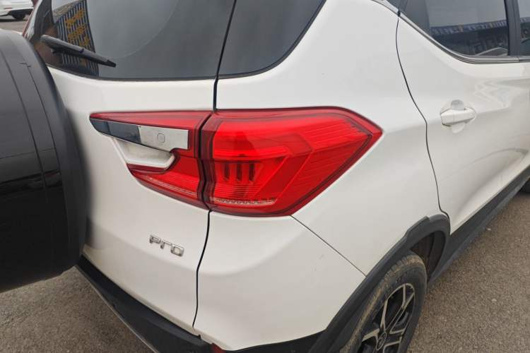 Used BYD Yuan Pro 2021 401 km Luxury Version Right Rear Taillight