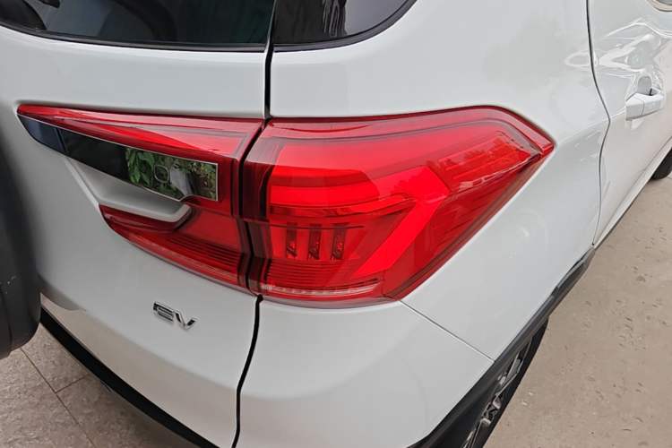 Used BYD Yuan Pro 2021 401 km Luxury Version Right Rear Taillight
