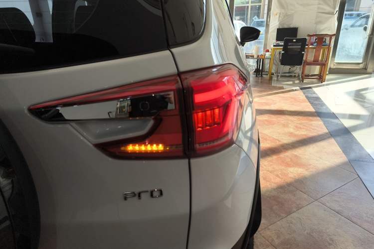 Used BYD Yuan Pro 2021 401 km Deluxe Version Right Rear Taillight