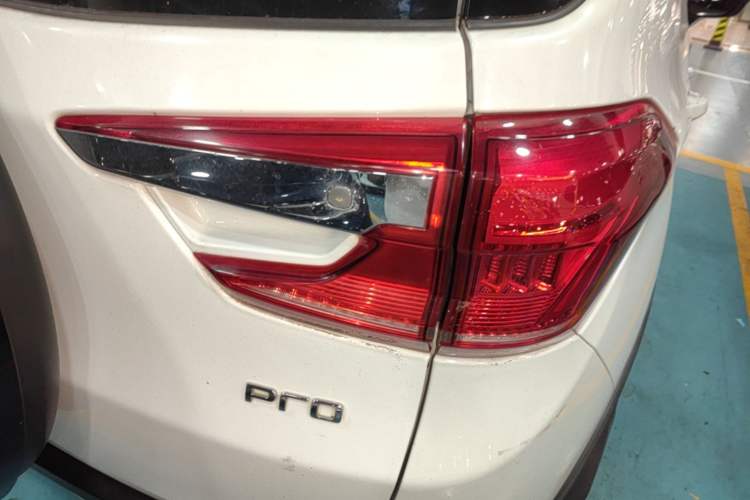 Used BYD Yuan Pro 2021 401 km Luxury Version Right Rear Taillight