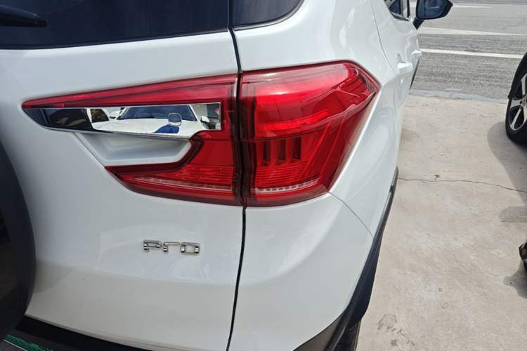 Used BYD Yuan Pro 2021 401 km Deluxe Version Right Rear Taillight