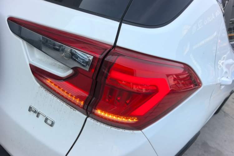 Used BYD Yuan Pro 2021 401 km Luxury Version Right Rear Taillight