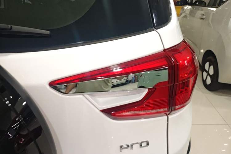 Used BYD Yuan Pro 2021 401 km Luxury Version Right Rear Taillight