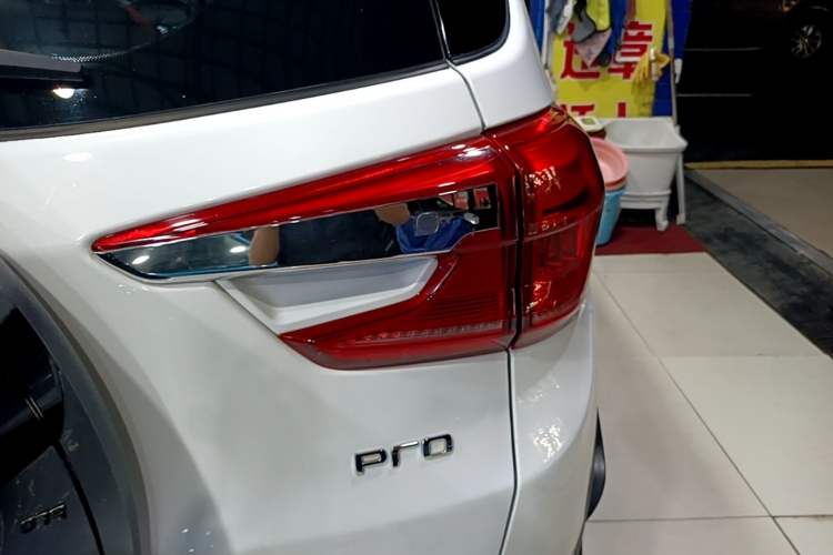 Used BYD Yuan Pro 2021 401 km Luxury Version Right Rear Taillight