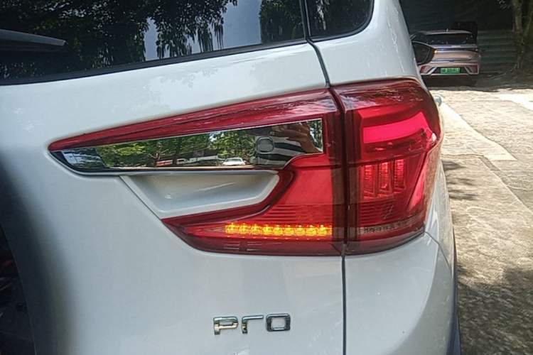 Used BYD Yuan Pro 2021 401 km Luxury Version Right Rear Taillight