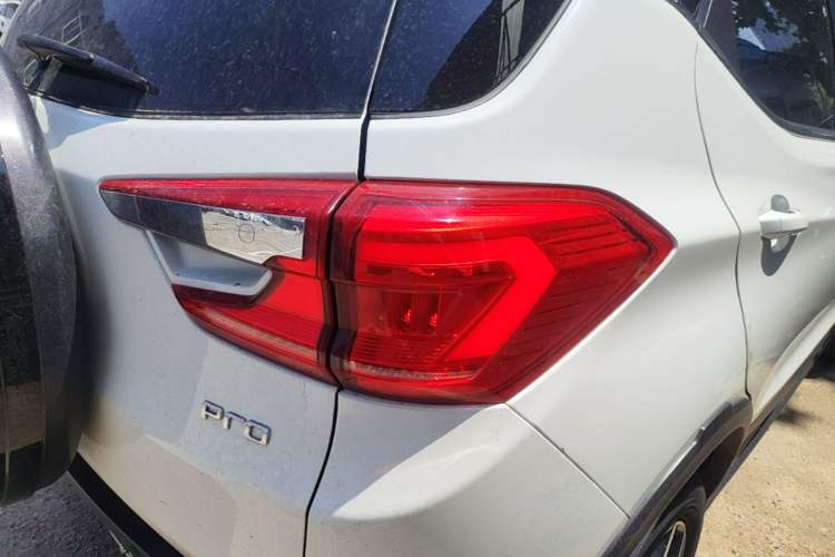 Used BYD Yuan Pro 2021 401 km Luxury Version Right Rear Taillight