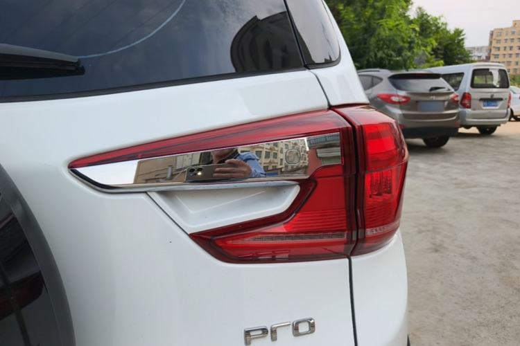 Used BYD Yuan Pro 2021 401 km Luxury Version Right Rear Taillight