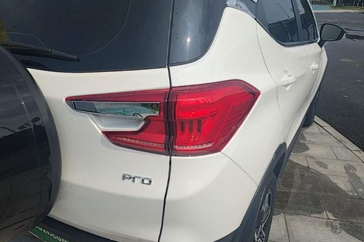 Used BYD Yuan Pro 2021 401 km Luxury Version Right Rear Taillight