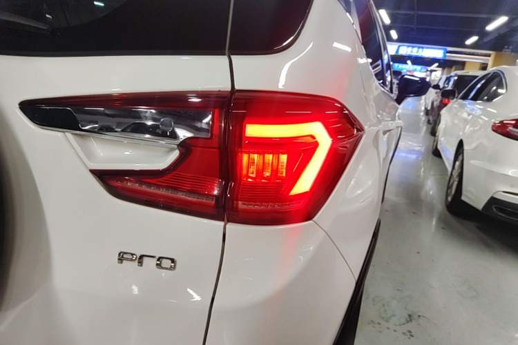 Used BYD Yuan Pro 2021 401 km Deluxe Version Right Rear Taillight