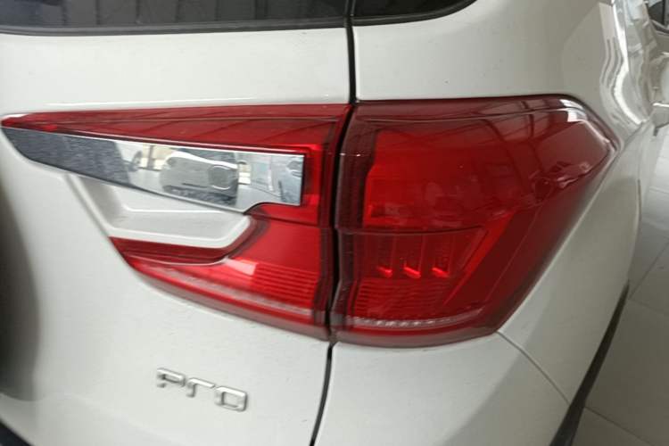 Used BYD Yuan Pro 2021 401 km Luxury Version Right Rear Taillight
