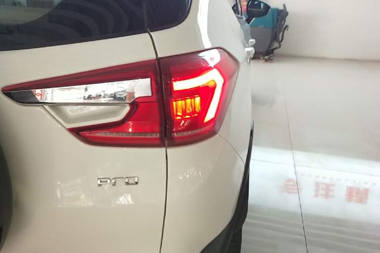 Used BYD Yuan Pro 2021 401 km Luxury Version Right Rear Taillight