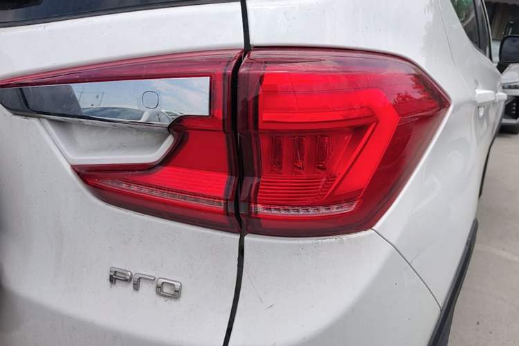Used BYD Yuan Pro 2021 401 km Luxury Version Right Rear Taillight