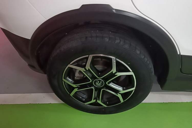 Used BYD Yuan Pro 2021 401 km Deluxe Version Right Rear Wheel Hub