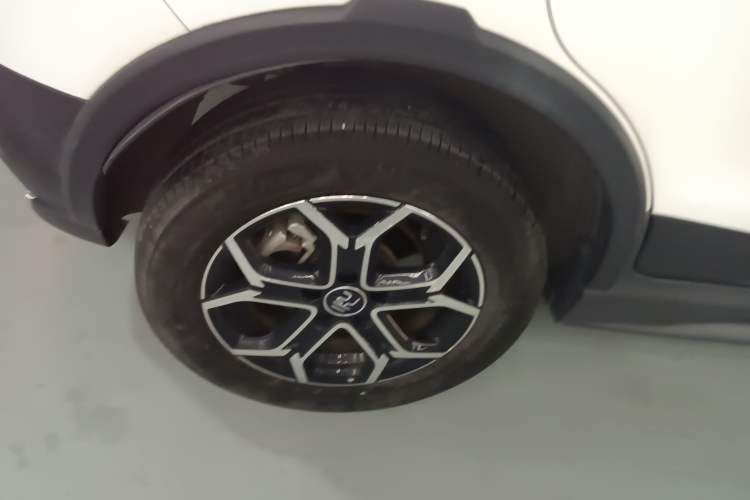 Used BYD Yuan Pro 2021 "Love for a Lifetime" Edition Right Rear Wheel Hub